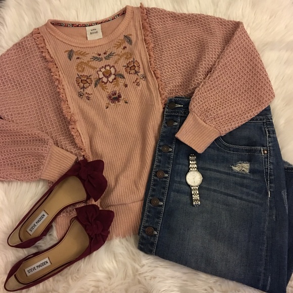 Knox Rose Tops - NWOT — Knox Rose blush top with floral embroidery!
